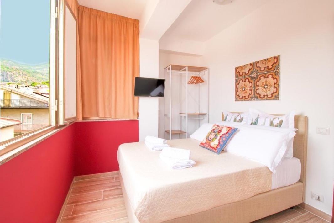 Duca D'aosta Terrace, Skypool & Sauna Apartment Acquedolci