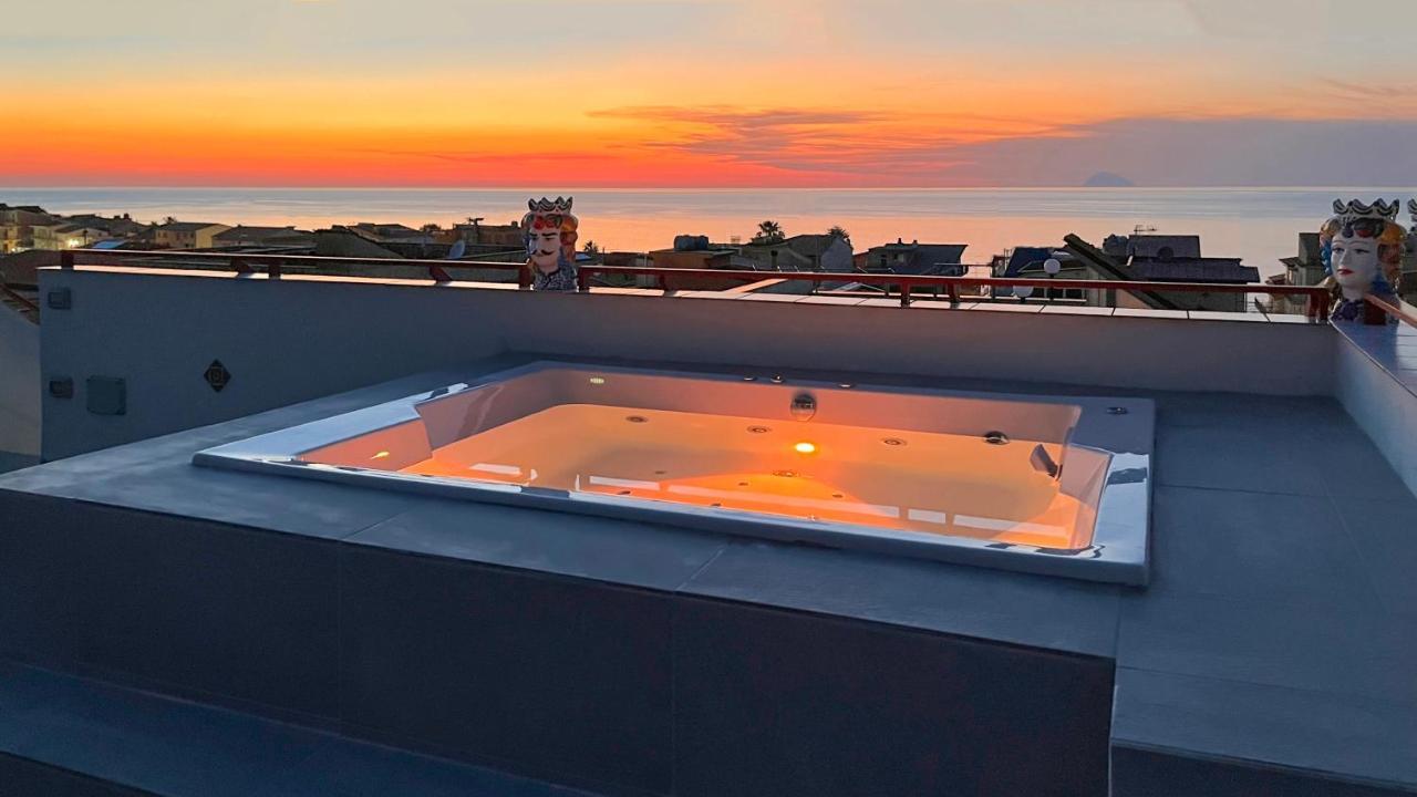 Duca D'aosta Terrace, Skypool & Sauna Apartment